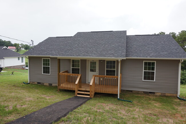 Primary Photo - 784 Parsonage Rd