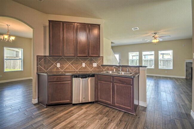 Building Photo - 17822 Aveleigh Ln