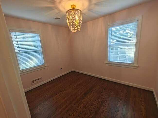 Building Photo - 3 bedroom home off of Parham Rd