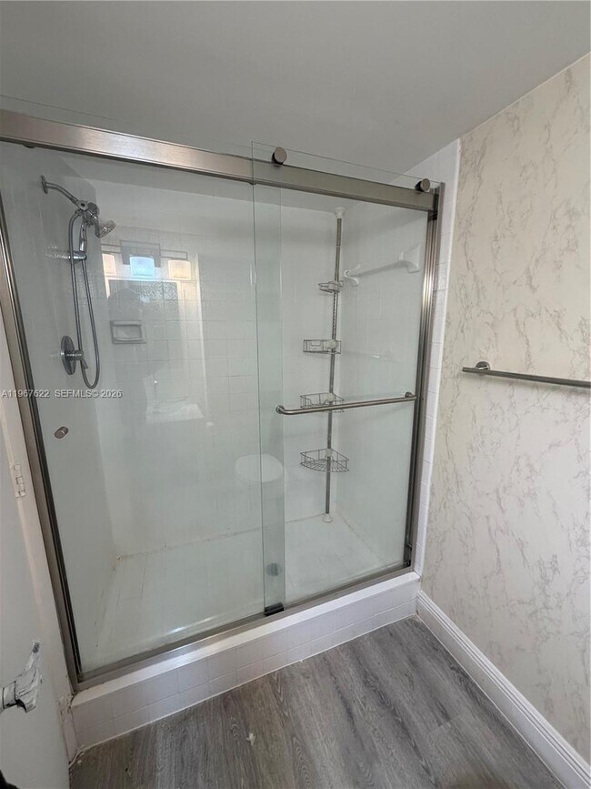 Building Photo - 3910 Inverrary Blvd