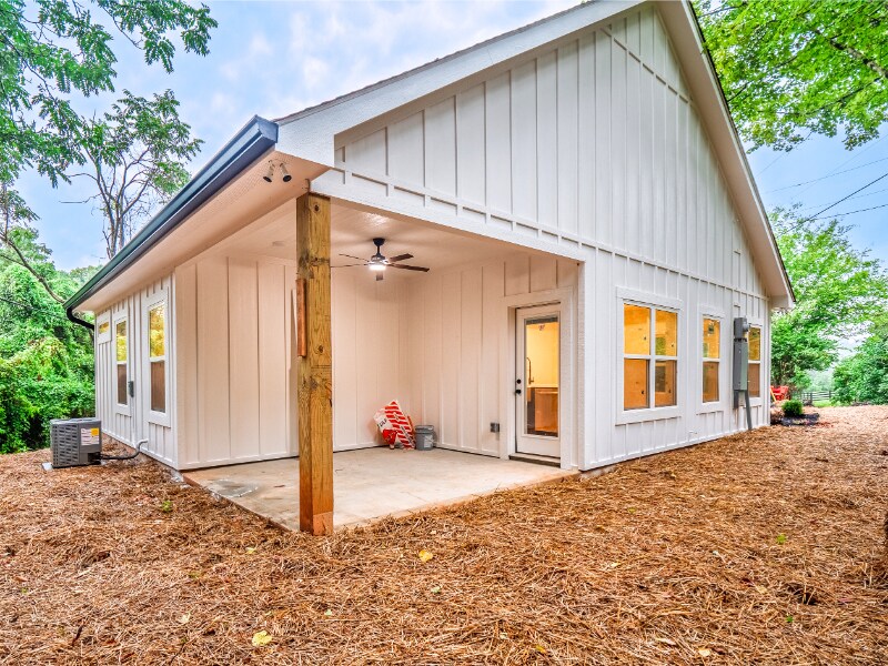 Building Photo - 8706 Highland View Rd