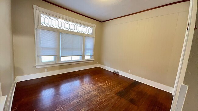 Building Photo - 1220 S 20th St