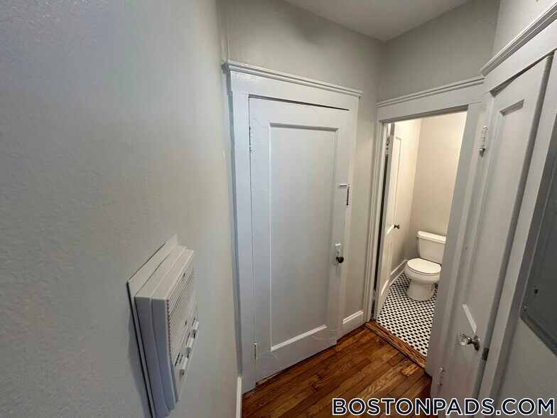 Building Photo - 22 Chiswick Rd