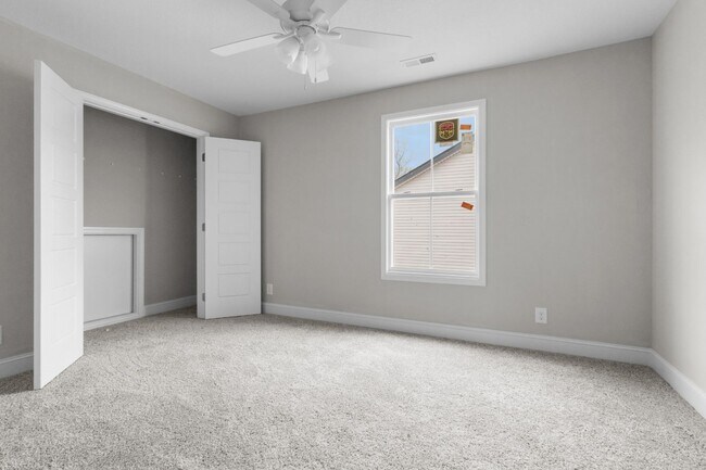 Building Photo - Beautiful New Build Available Now!