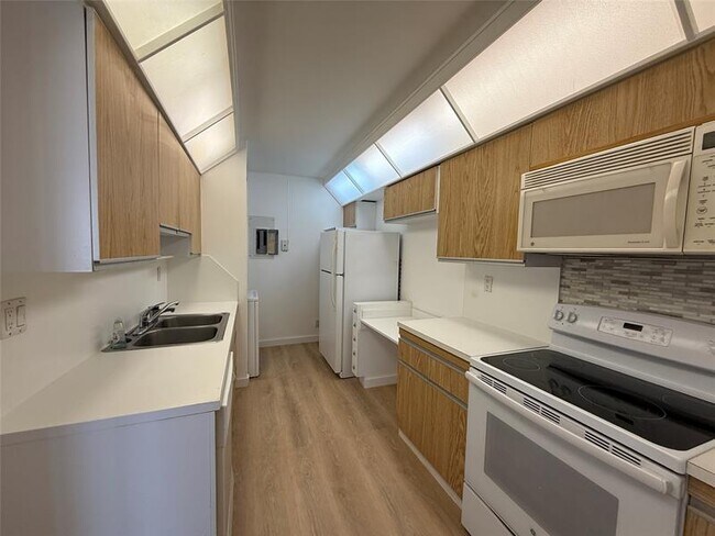 Building Photo - 19707 Turnberry Way