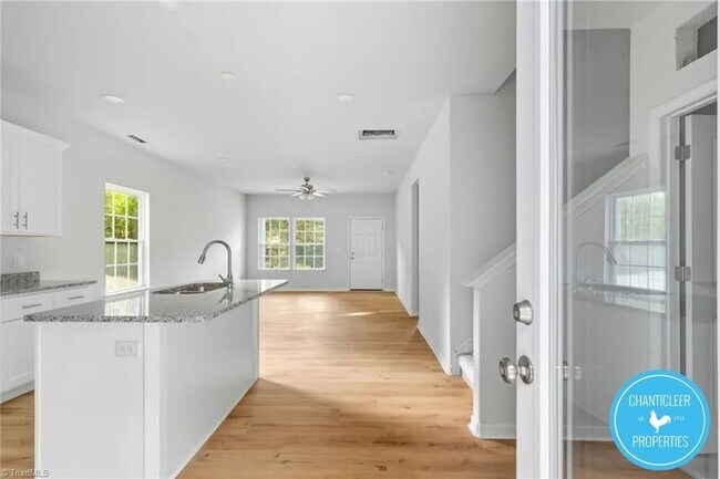 Building Photo - 2903 Bolton Pl