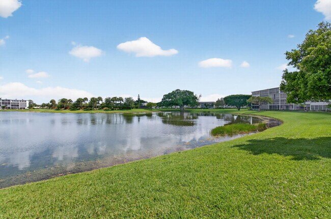 Building Photo - 2015 Cornwall A