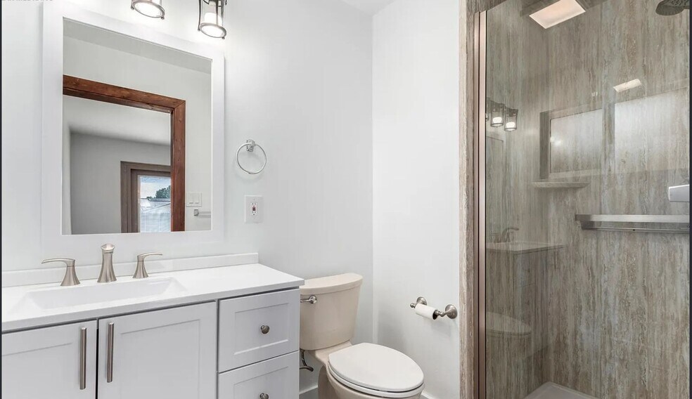 Building Photo - 2009 N 68th St