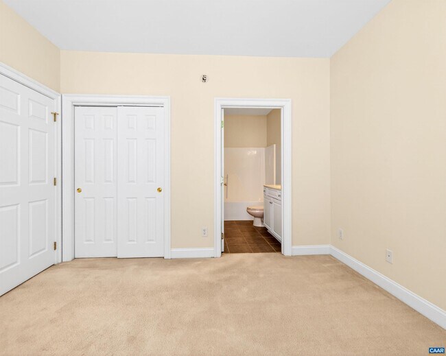 Building Photo - 949 Glenwood Station Ln