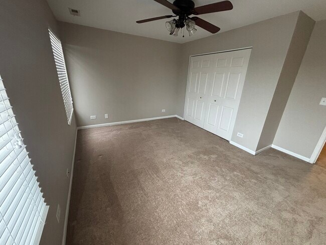 Building Photo - 2337 Summerlin Dr