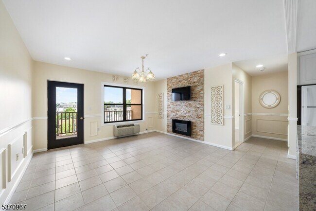 Building Photo - 8915 Bergenwood Ave