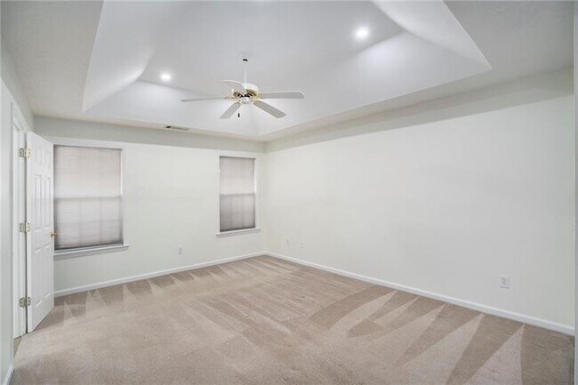 Building Photo - 2630 Highland Pass