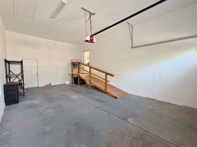 Building Photo - Beautiful 3-Bedroom Home in Seminole, FL!