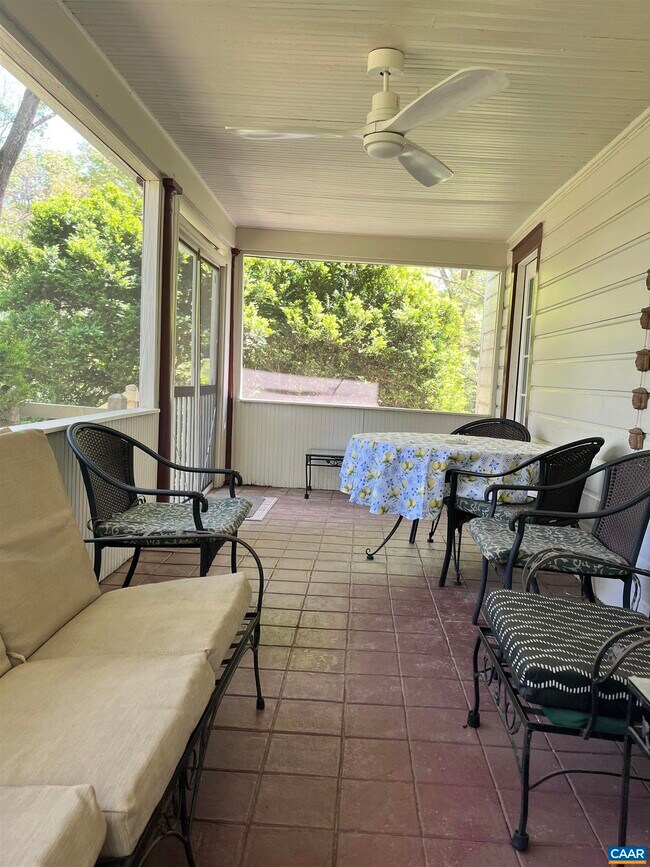 Building Photo - 954 Old Lynchburg Rd