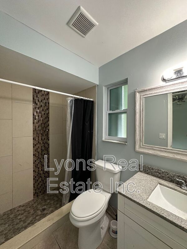 Building Photo - 4233 Pine Drop Ln