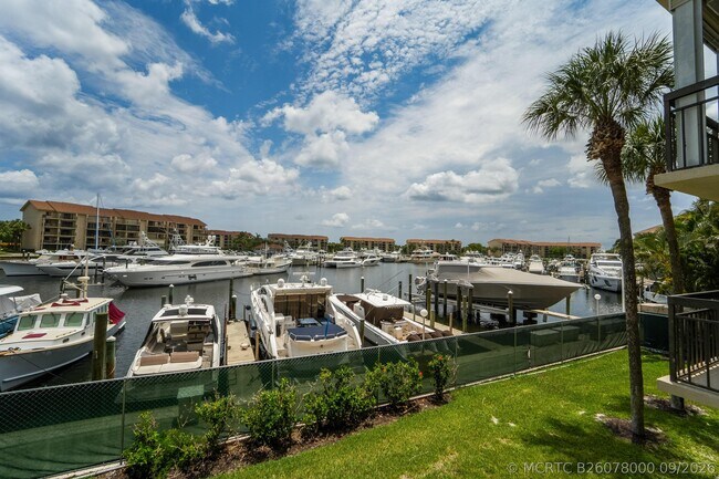 Building Photo - 2601 Marina Isle Way