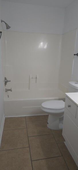Building Photo - 10200 Belle Rive Blvd