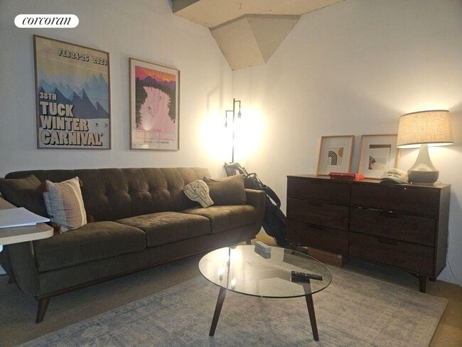 Building Photo - 535 Dean St