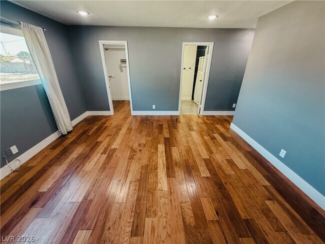 Building Photo - 2580 E Hacienda Ave