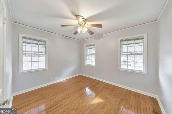 Building Photo - 60 Delmont Dr NE