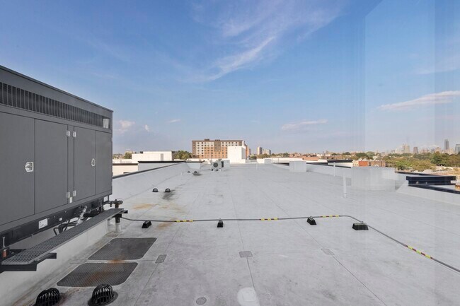 Building Photo - 121 34th St