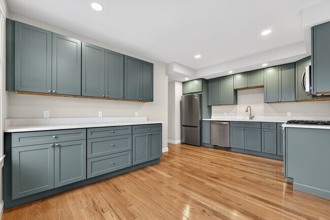 Building Photo - 42 Almont St