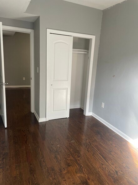 Building Photo - 270 New York Ave