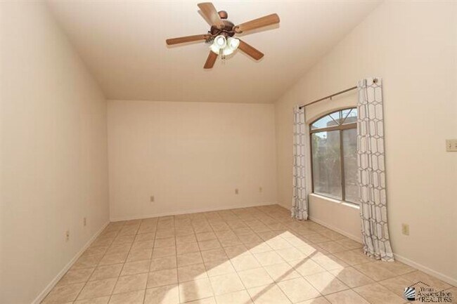 Building Photo - 3 Bedroom SOLAR Home in the Foothills for Rent!