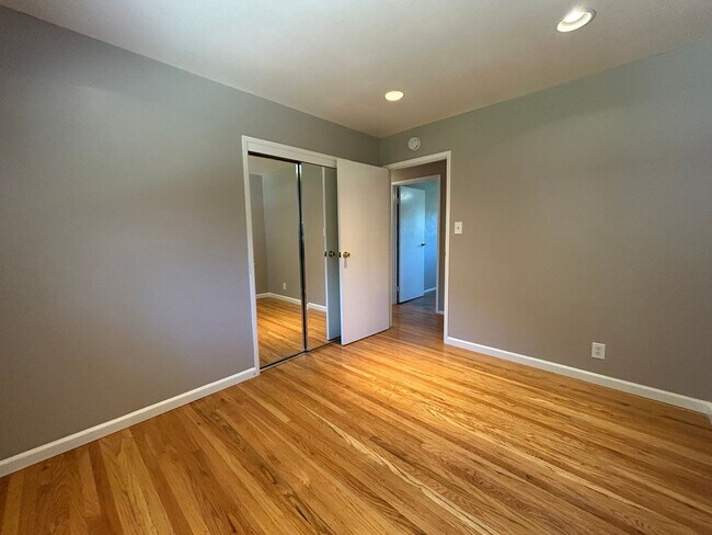 Building Photo - Spacious Single-Story 4BR Home with Bonus ...