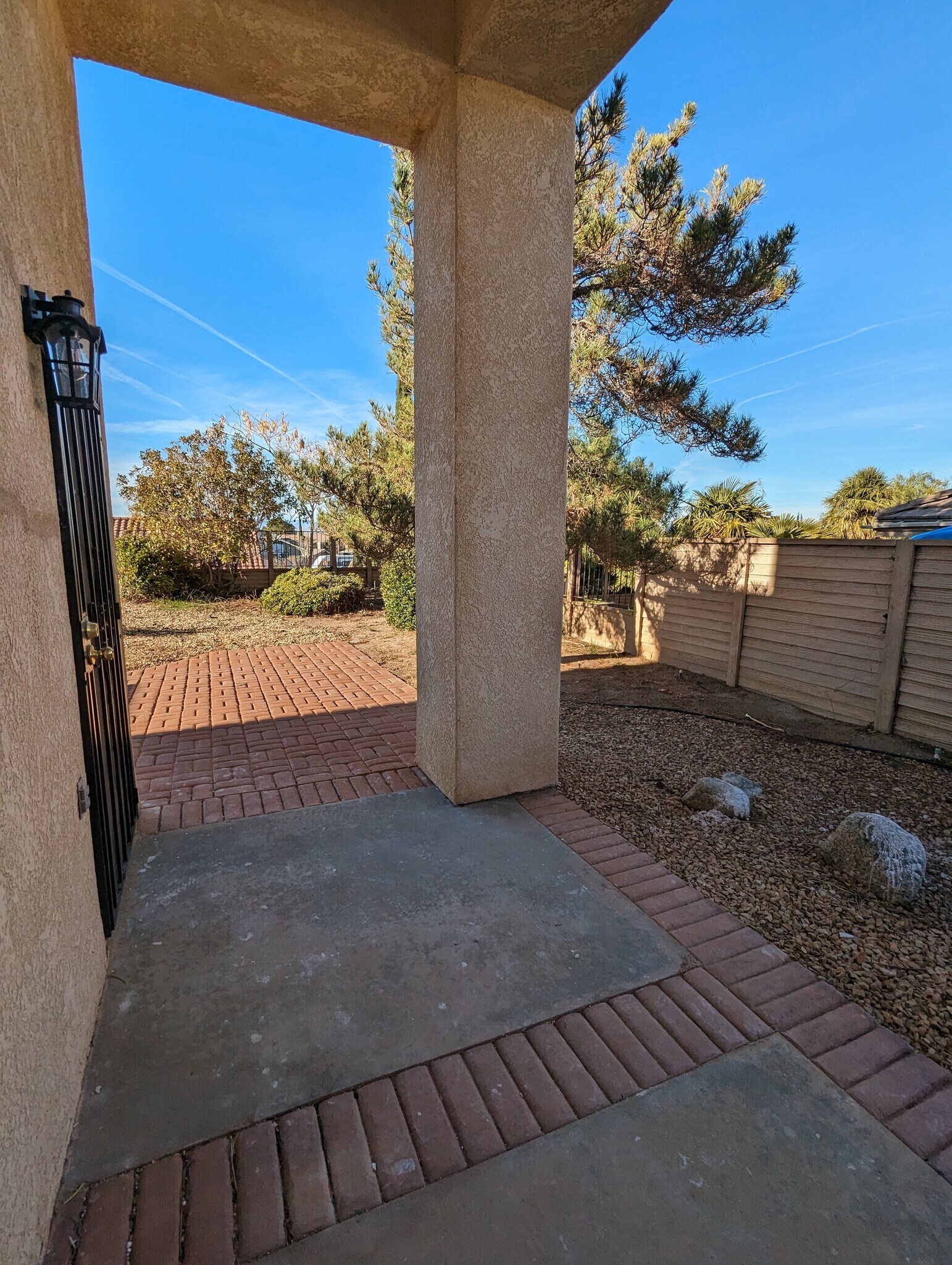 Building Photo - 42057 Parkmont Dr