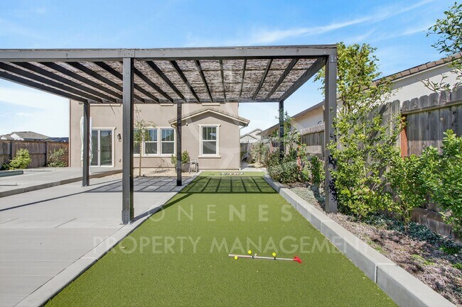 Building Photo - **move in 5/1 $500 off first months rent** Desirable Twelve Bridges Home | 4 bed 3.5 bath