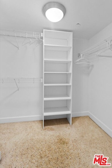 Building Photo - 10982 Roebling Ave