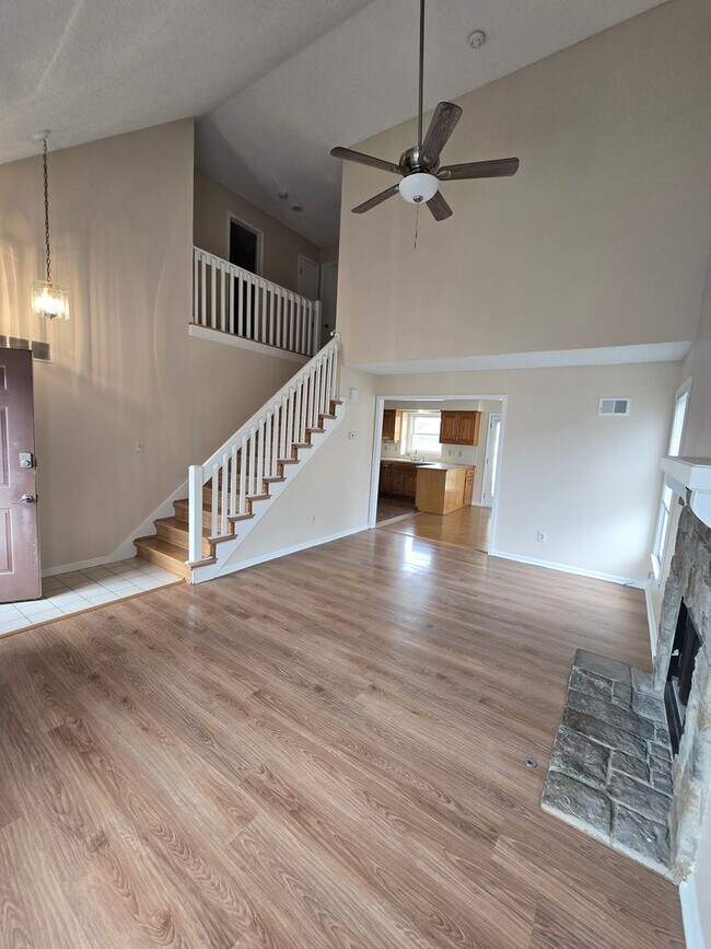 Building Photo - 6642 W 152nd St