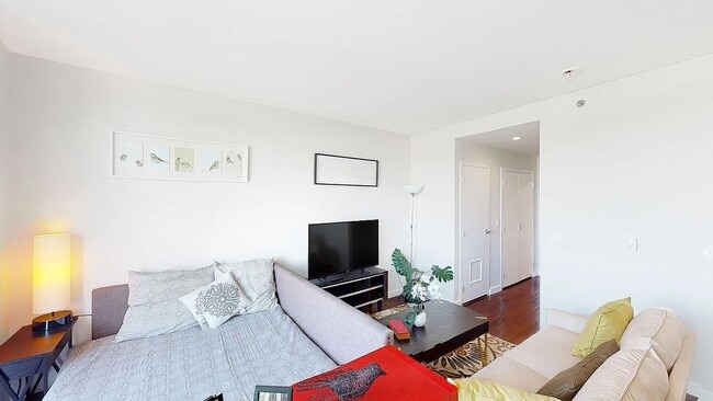 Building Photo - 1215 Astoria