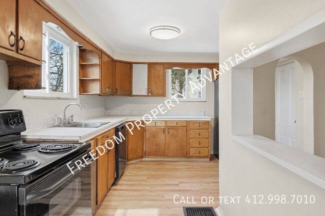 Building Photo - 57 Aylesworth Ave