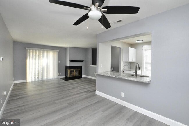 Building Photo - 1806B Ralston Dr