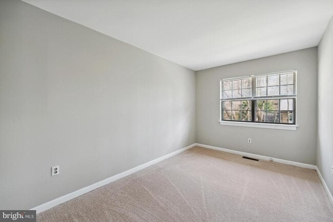Building Photo - 2053 Headlands Cir