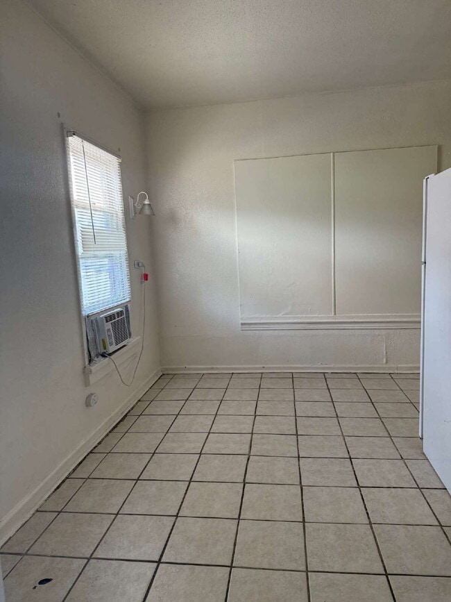 Building Photo - Utilities Included with Rent - One Bedroom...