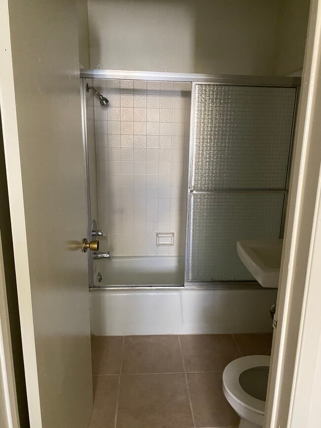 Building Photo - 11620 Iowa Ave