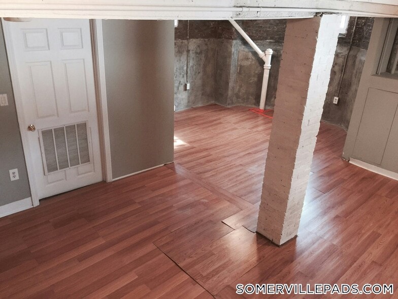 Building Photo - 38 Cherry St