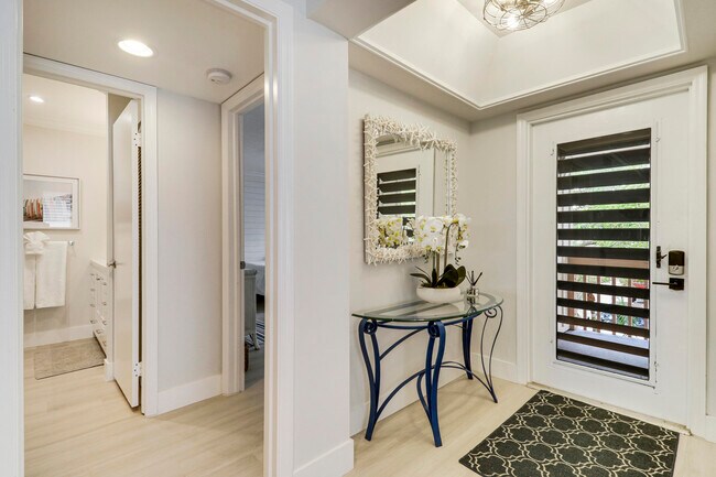 Building Photo - 438 Brackenwood Ln S