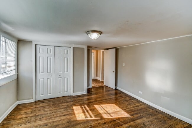 Building Photo - 1615 1st St S