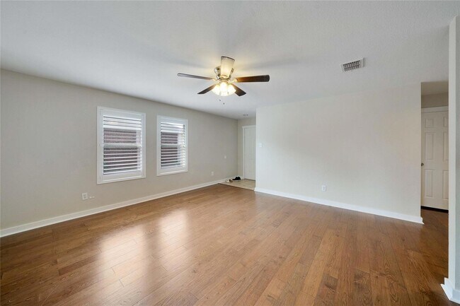 Building Photo - 716 Preston Dr