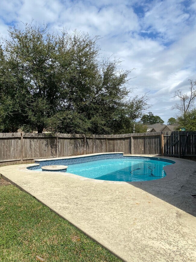 Building Photo - 26891 Royal Timbers Dr
