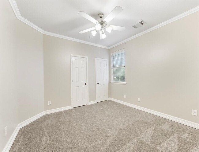 Building Photo - 18419 Wolf Creek Tr