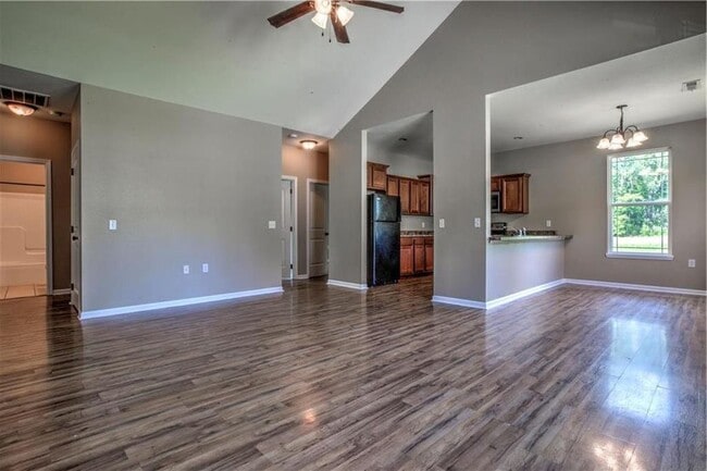 Building Photo - 809 Broad St