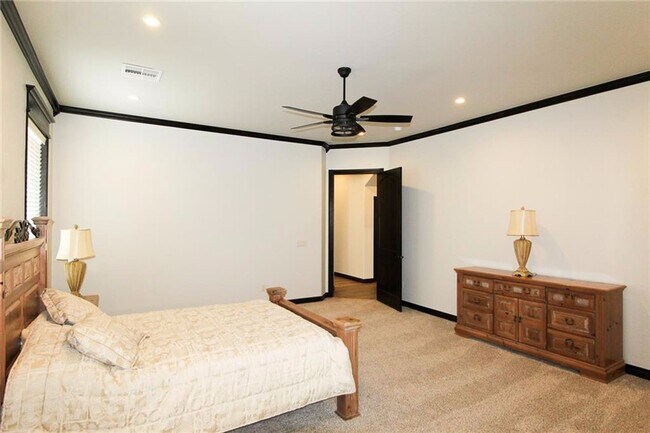 Building Photo - 4001 Sam Gordon Dr