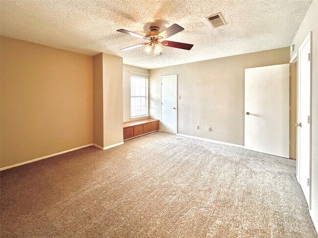 Building Photo - 1247 Dallas Dr