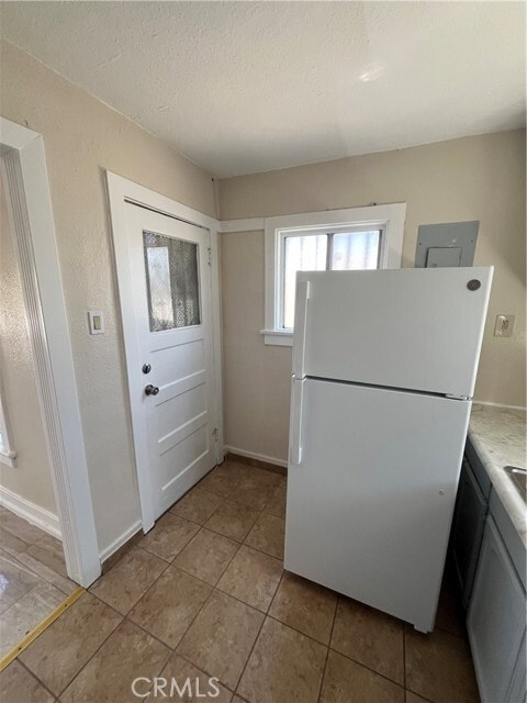 Building Photo - 5216 S Budlong Ave