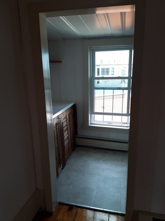 Building Photo - 334 Bunker Hill St